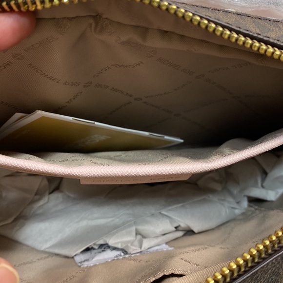 Michael Kors Zip Chain crossbody - Picture 6 of 9